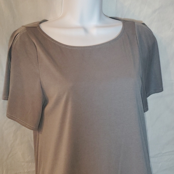 Green Envelope Los Angeles Grey top - Picture 3 of 16